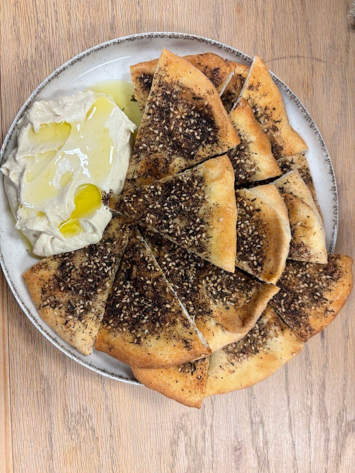 Za'atar Naan with Hummus